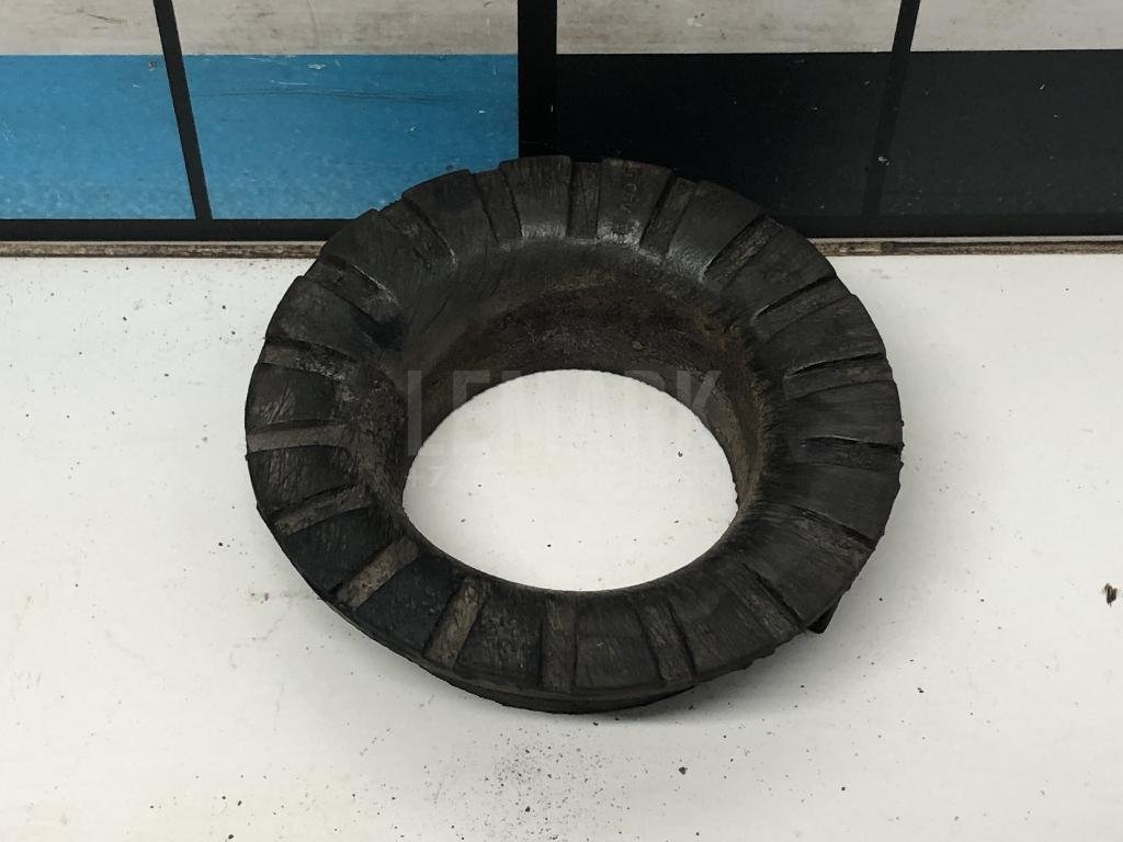 Опора задней пружины нижняя