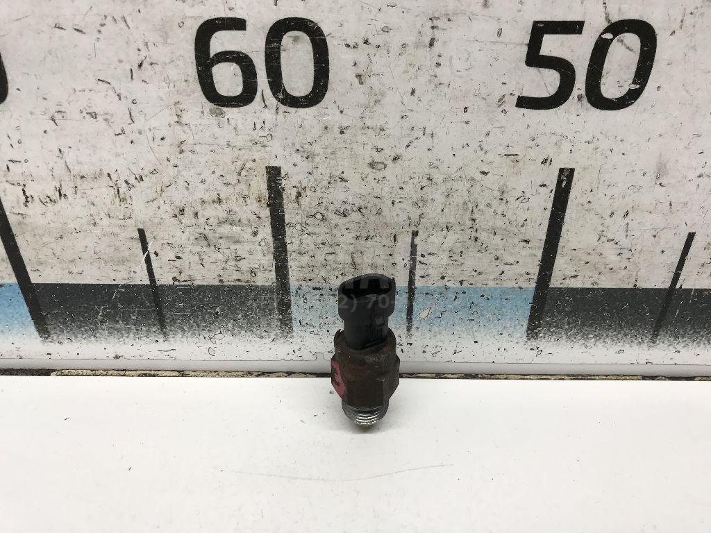 Датчик включения заднего хода