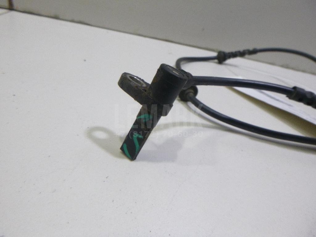 Датчик ABS передний