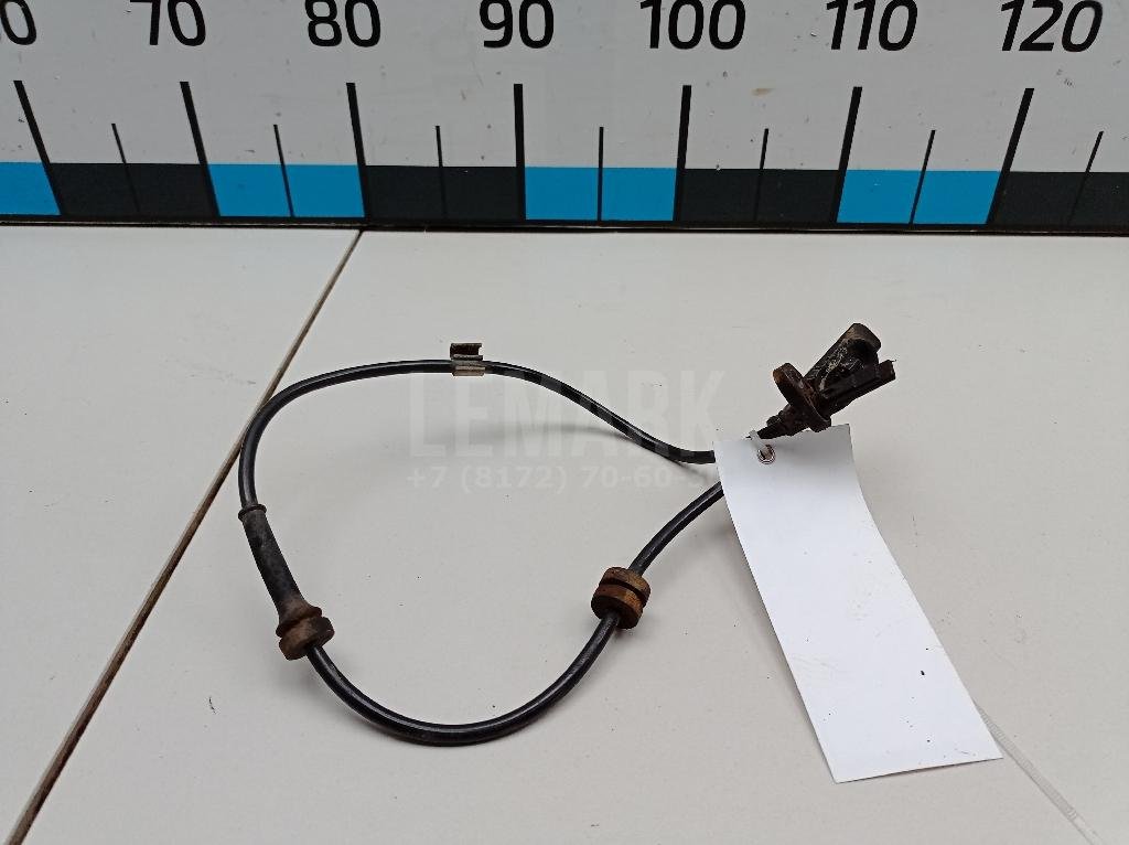 Датчик ABS передний