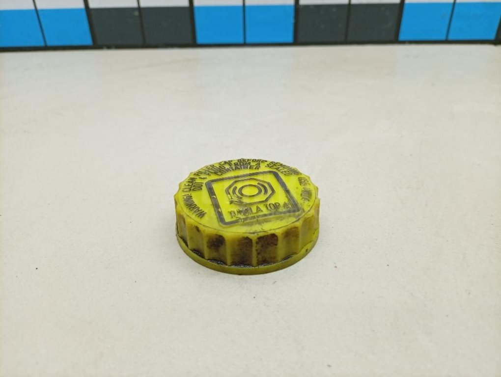 Крышка бачка тормозной жидкости