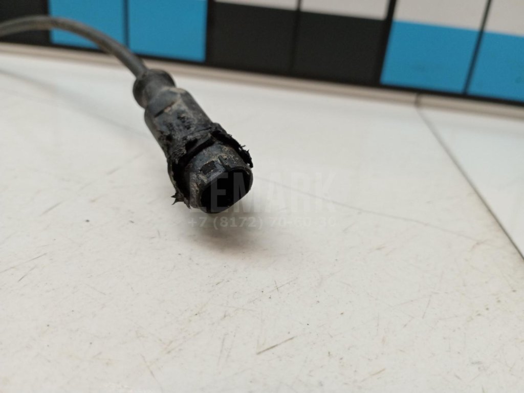 Датчик ABS передний