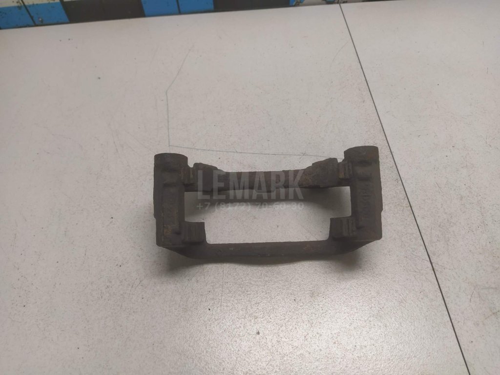 Скоба суппорта переднего правого