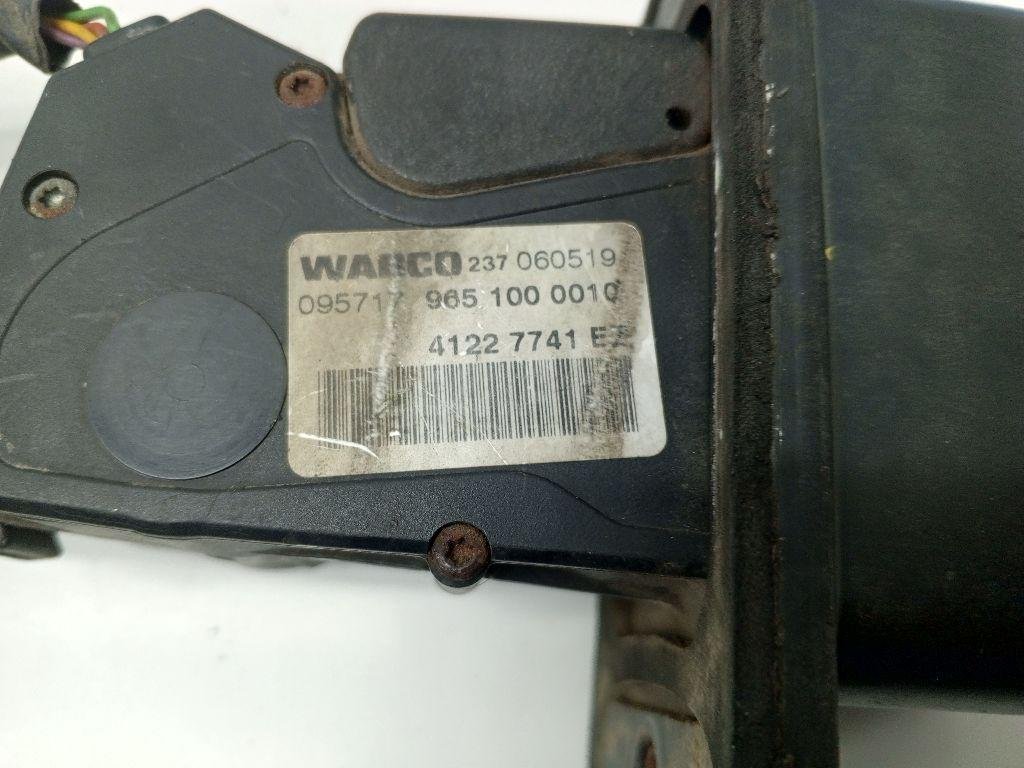 Педаль газа