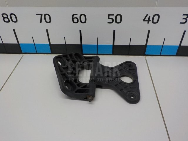 Петля капота