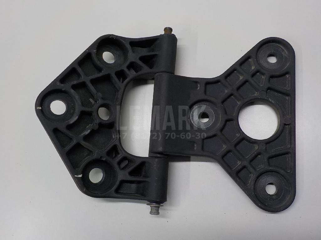 Петля капота