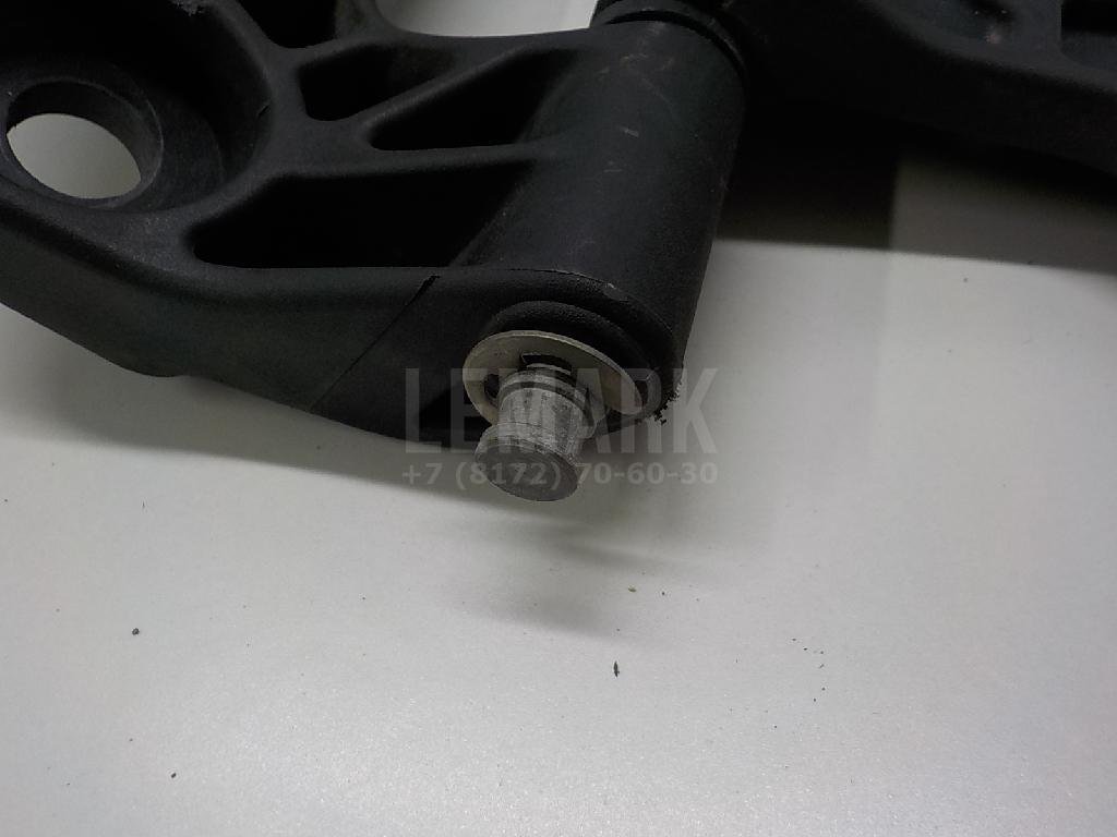 Петля капота