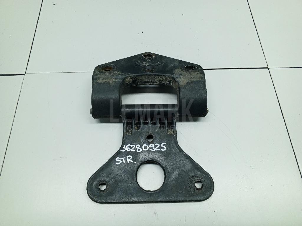 Петля капота