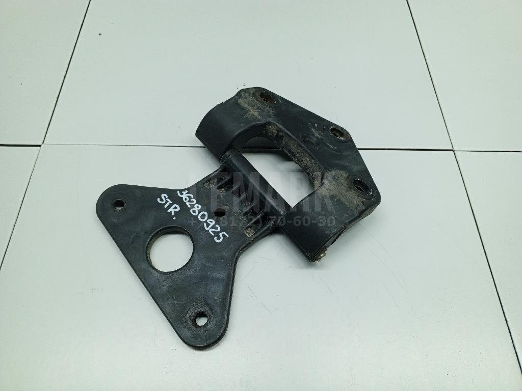 Петля капота