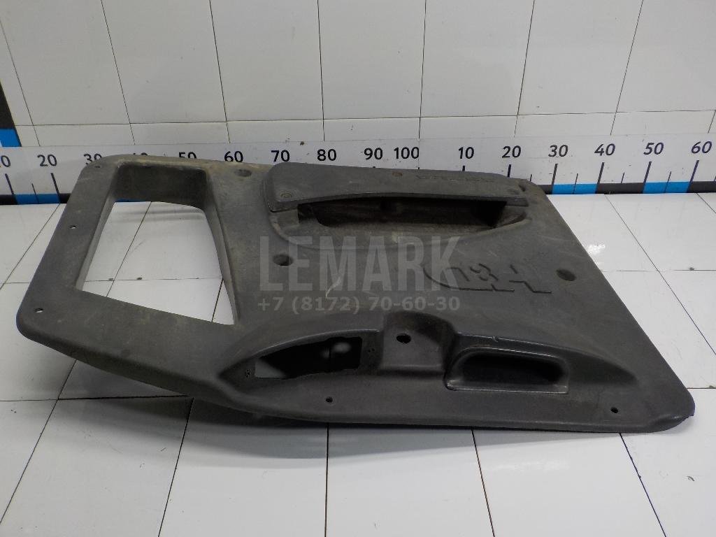 Обшивка двери передней левой