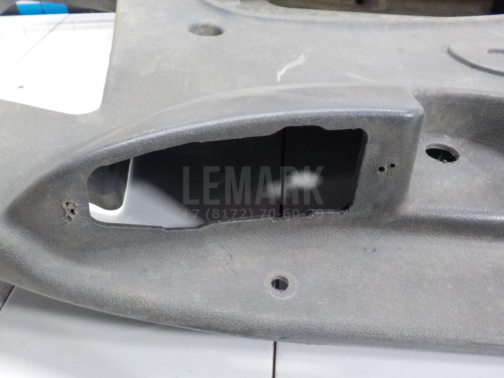 Обшивка двери передней левой