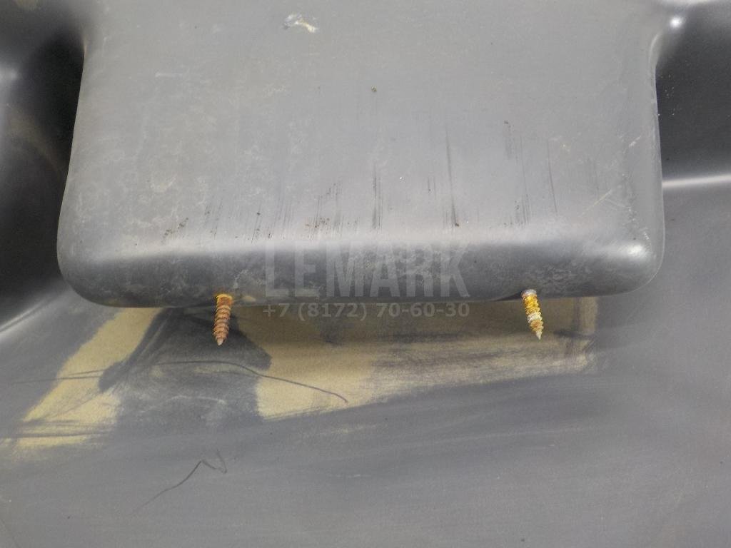 Обшивка двери передней левой