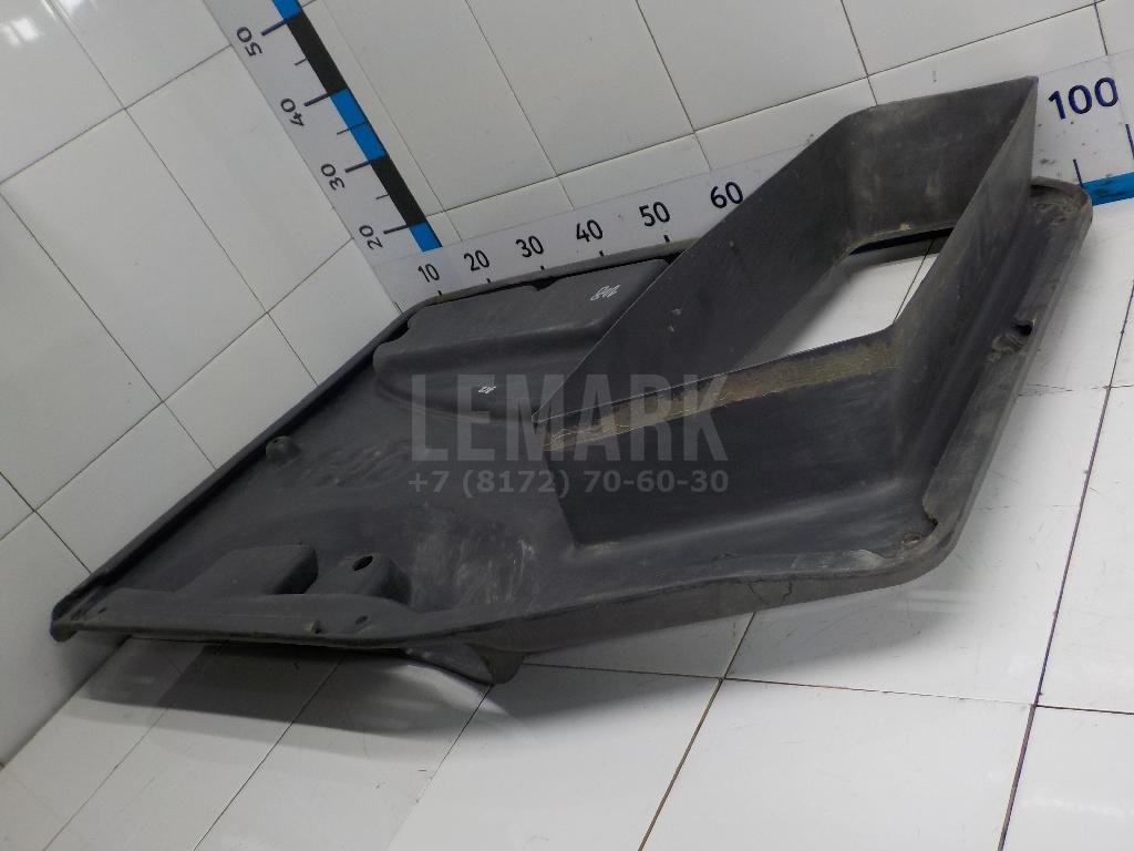 Обшивка двери передней левой