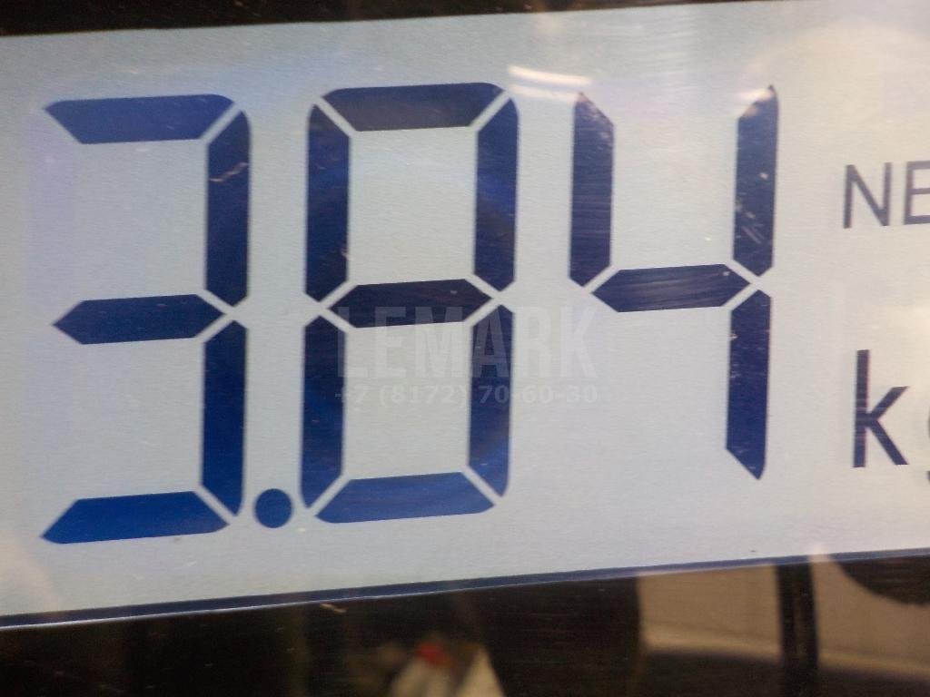 Обшивка двери передней левой