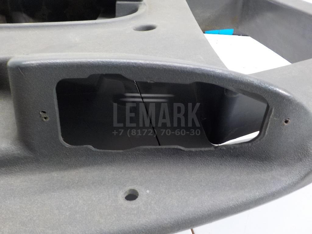 Обшивка двери передней правой