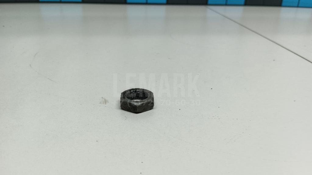 Гайка задней ступицы