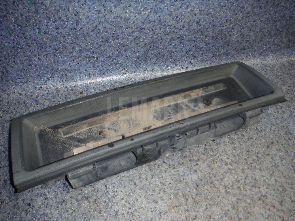 Накладка крышки багажника