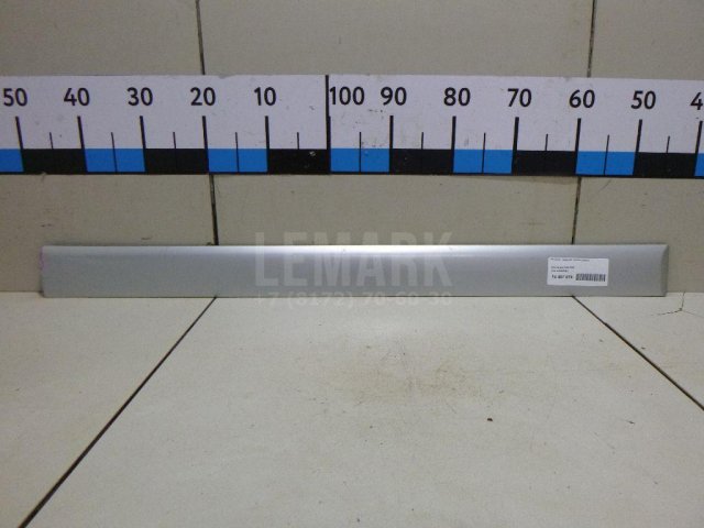 Молдинг передней правой двери