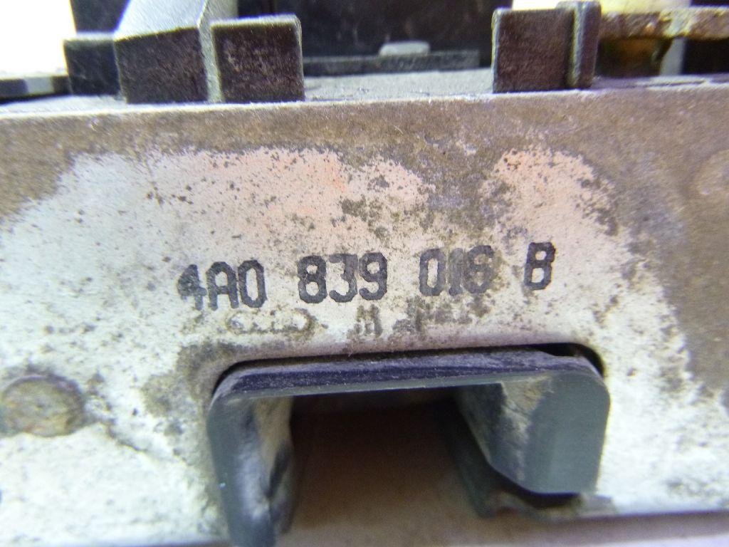 Замок двери задней правой