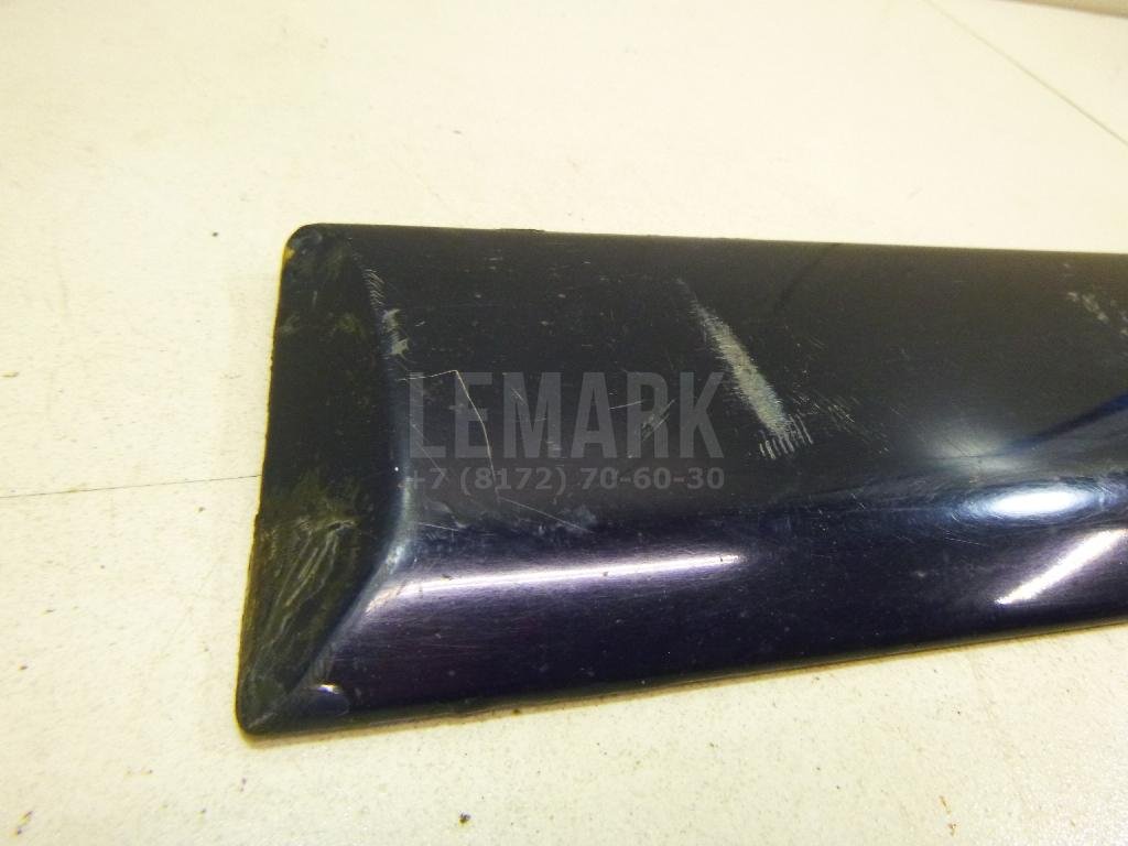 Молдинг передней правой двери