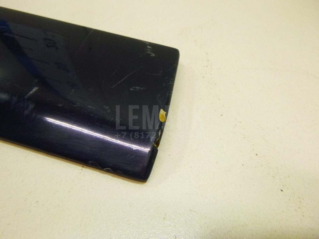 Молдинг передней правой двери