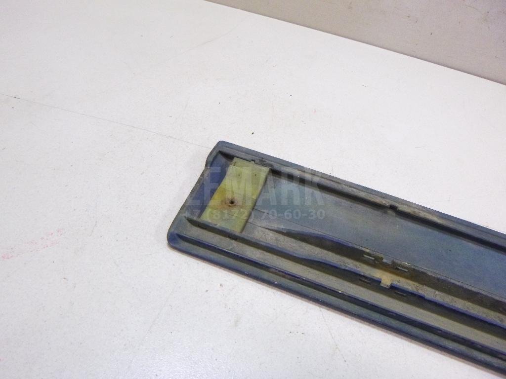 Молдинг передней правой двери