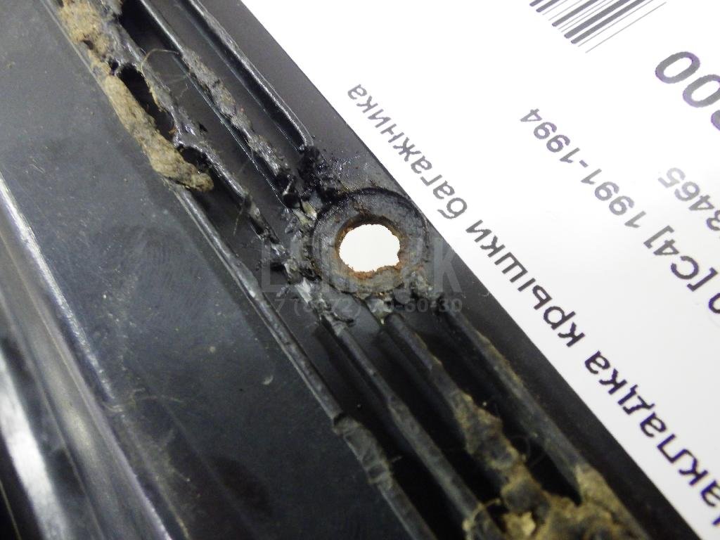 Накладка крышки багажника