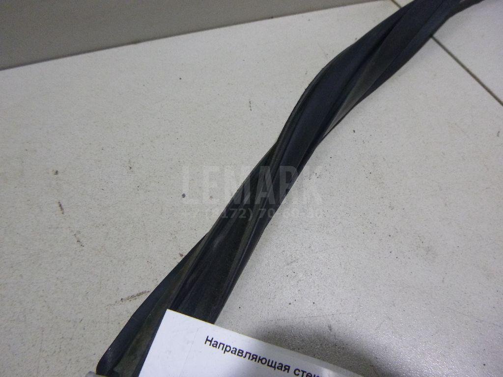 Направляющая стекла двери