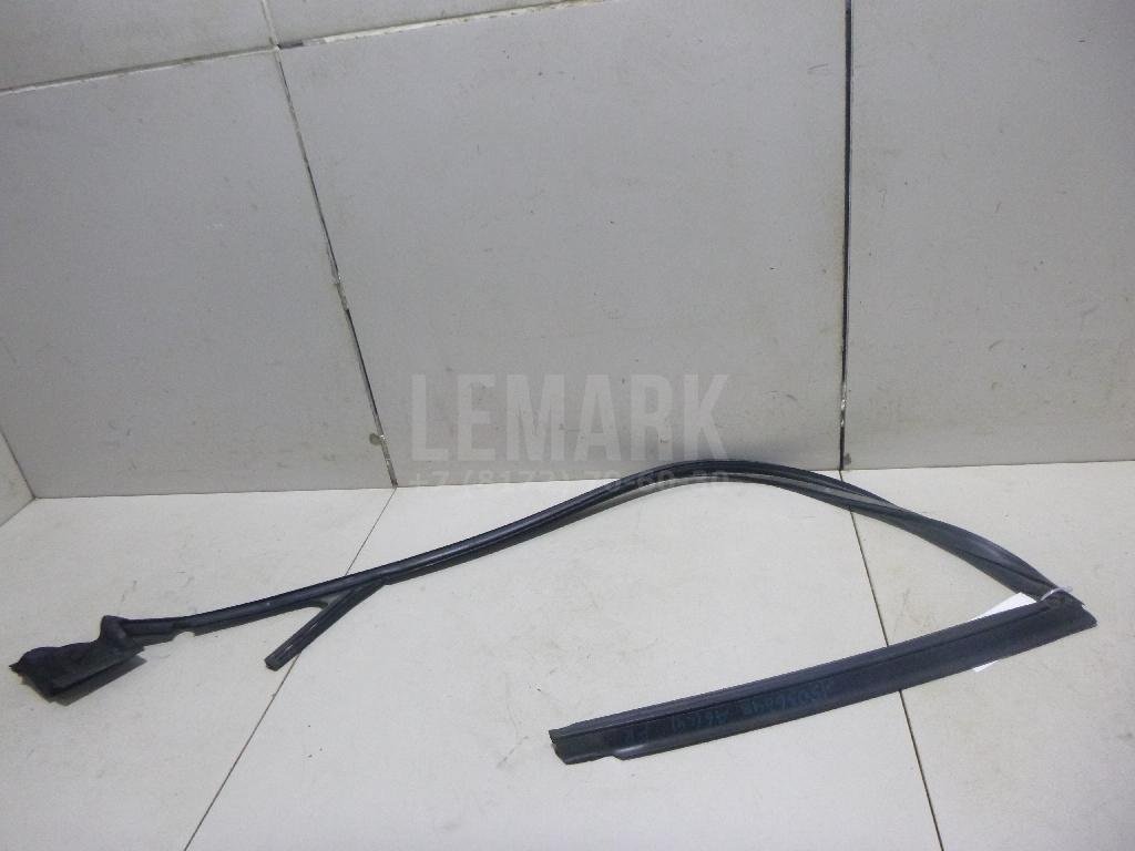 Направляющая стекла двери