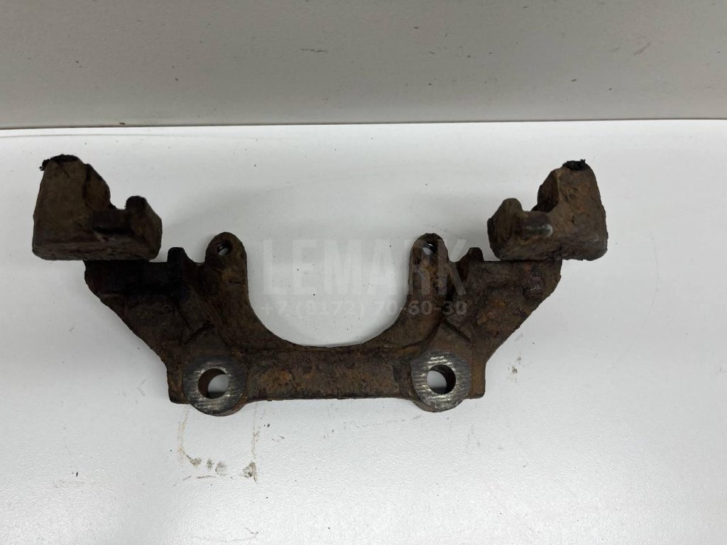 Скоба суппорта переднего