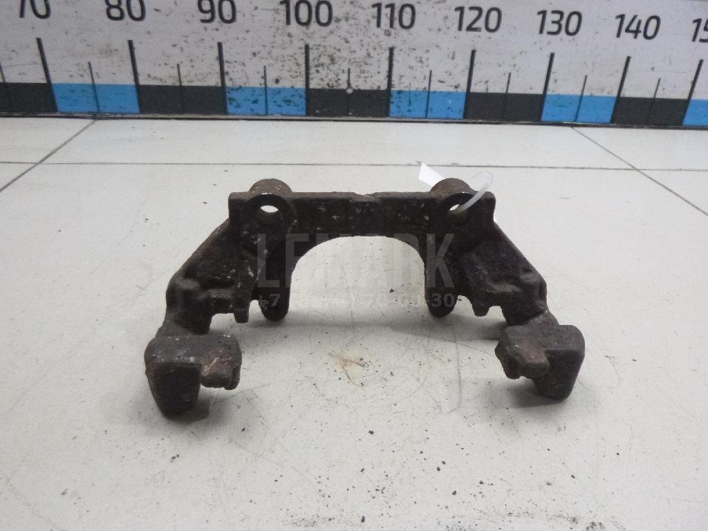 Скоба суппорта переднего