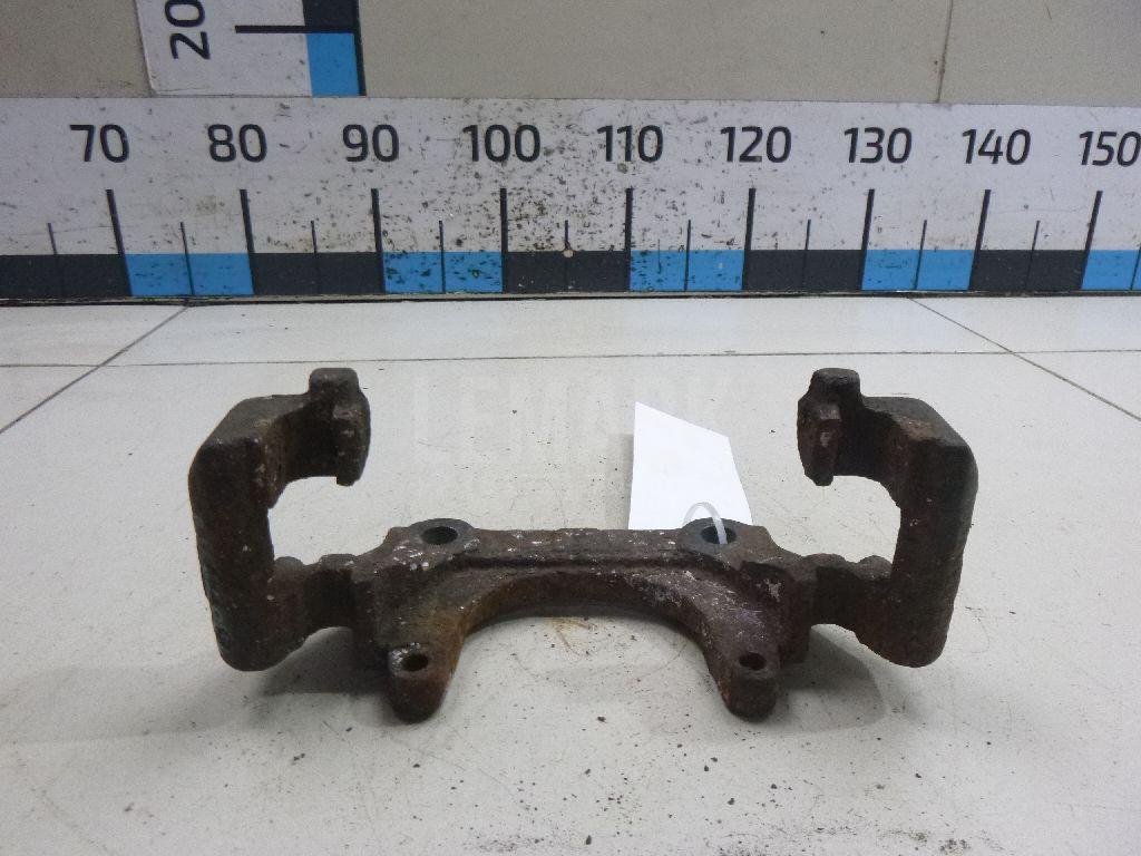 Скоба суппорта переднего