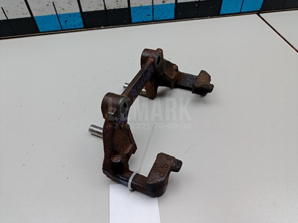 Скоба суппорта переднего