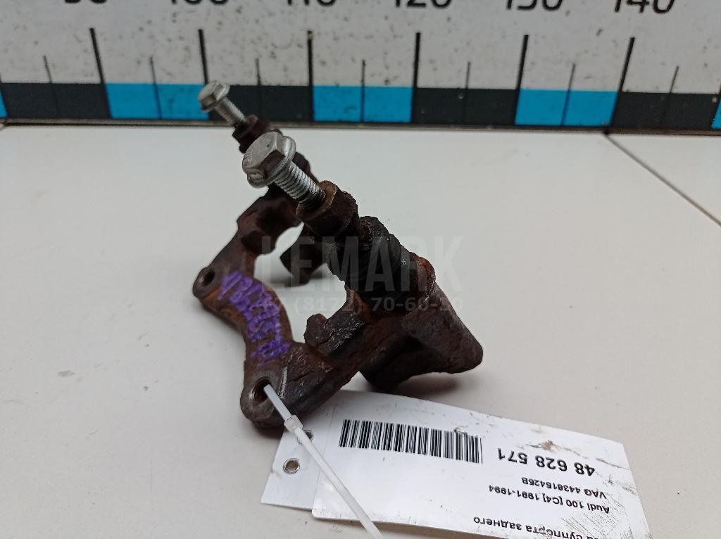 Скоба суппорта заднего