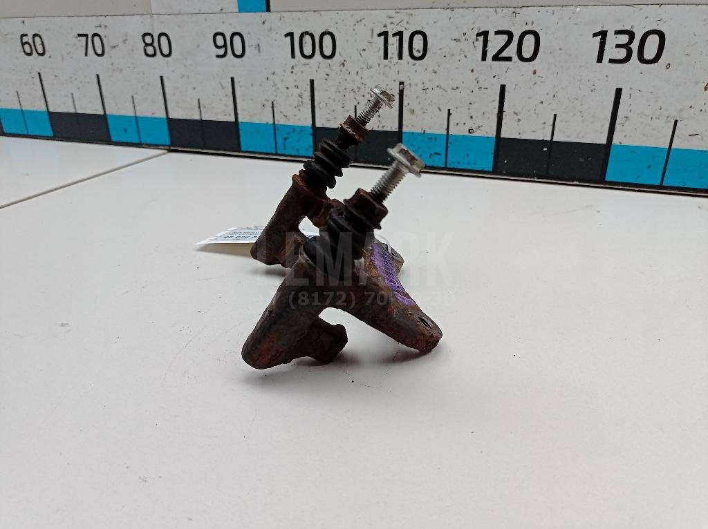 Скоба суппорта заднего