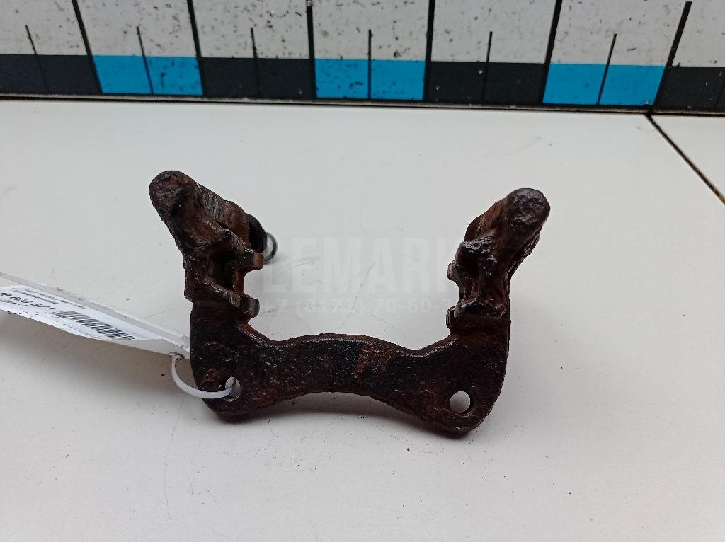 Скоба суппорта заднего