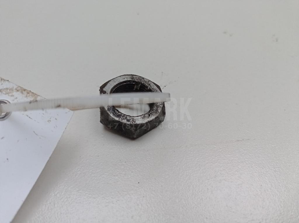 Гайка задней ступицы