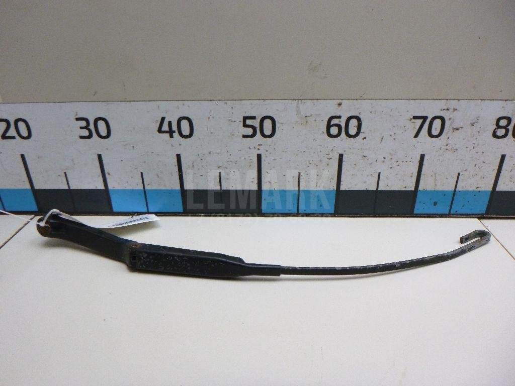 Поводок стеклоочистителя передний правый