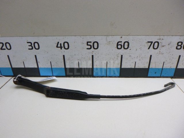 Поводок стеклоочистителя передний правый