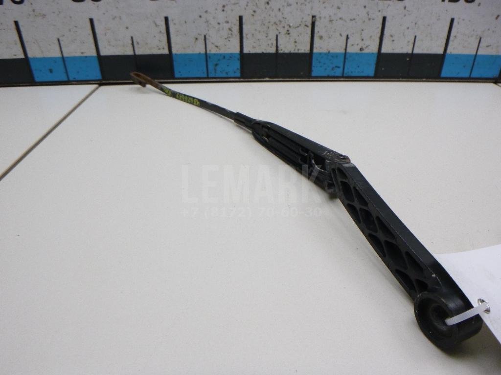 Поводок стеклоочистителя передний левый