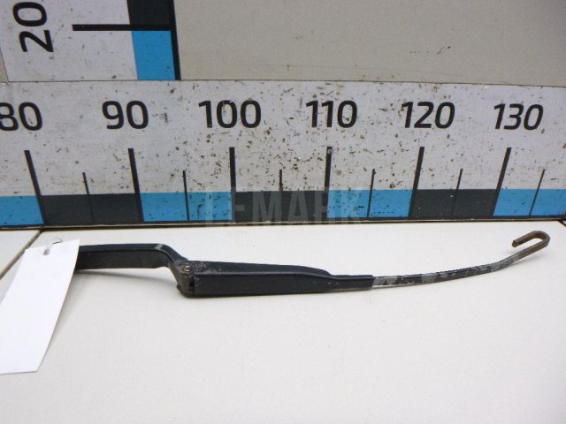 Поводок стеклоочистителя передний левый