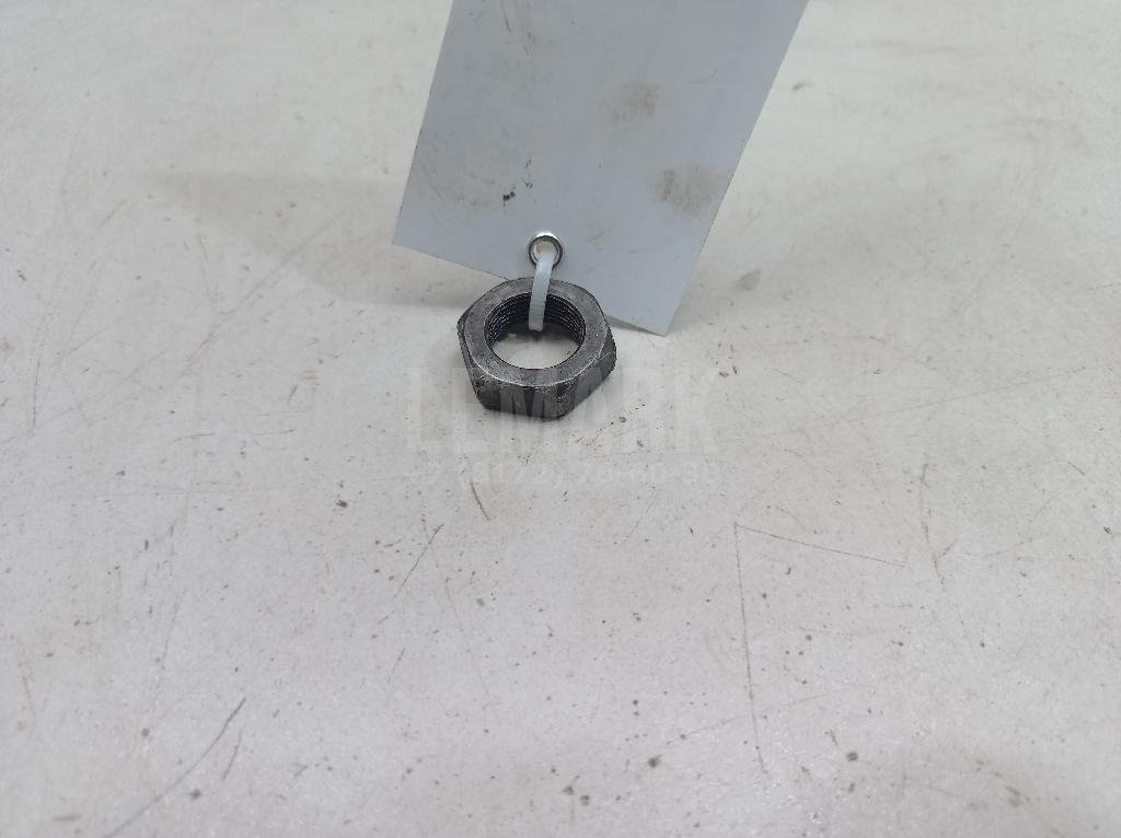 Гайка задней ступицы