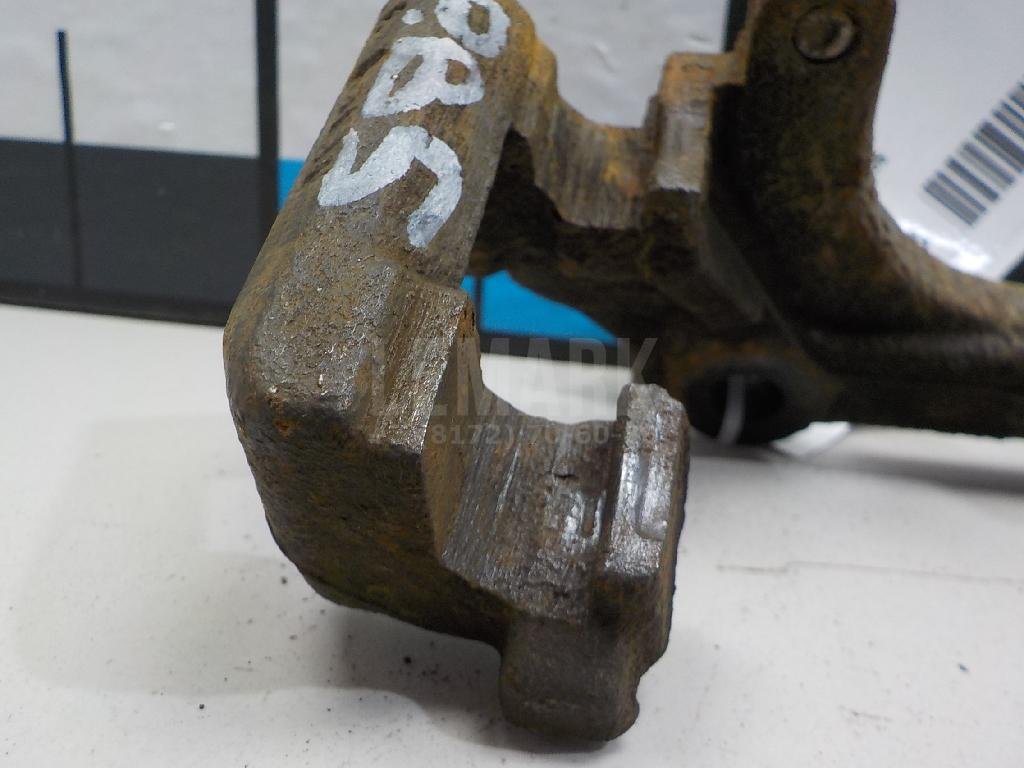 Скоба суппорта переднего