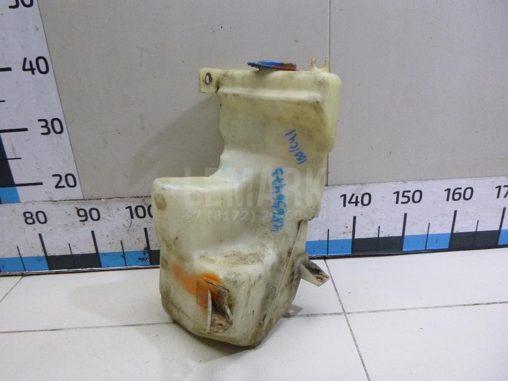 Бачок омывателя лобового стекла