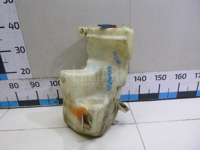 Бачок омывателя лобового стекла