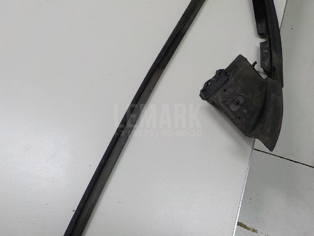 Направляющая стекла двери