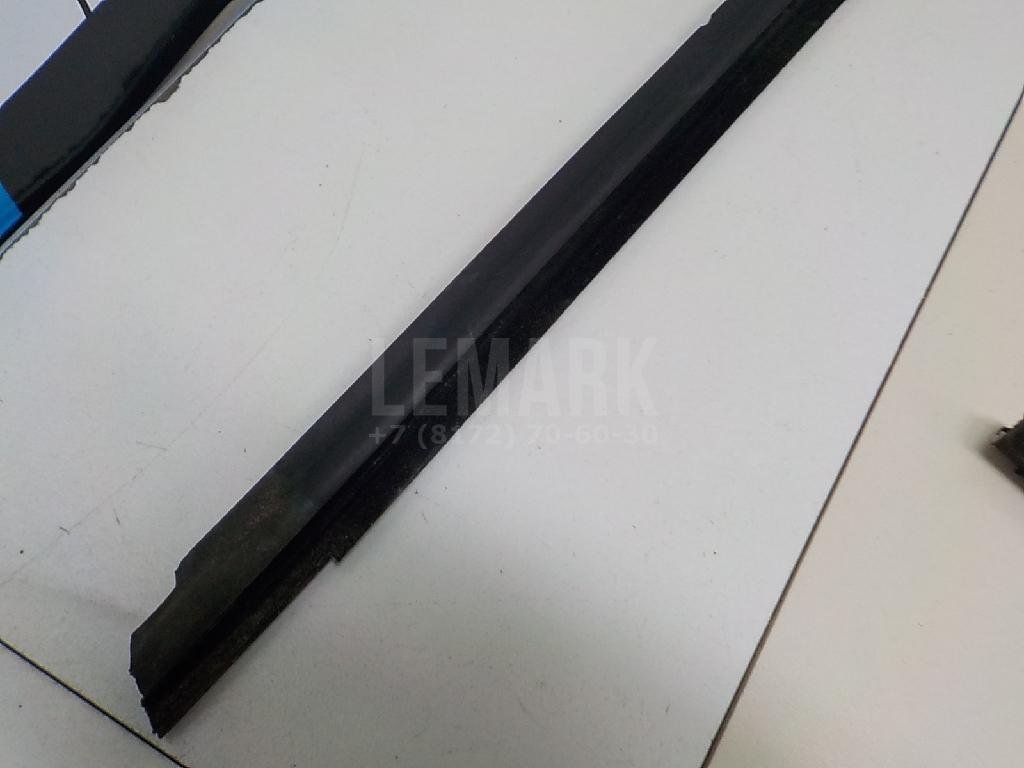 Уплотнитель стекла двери для  Audi A1 (8X) 2010-2018