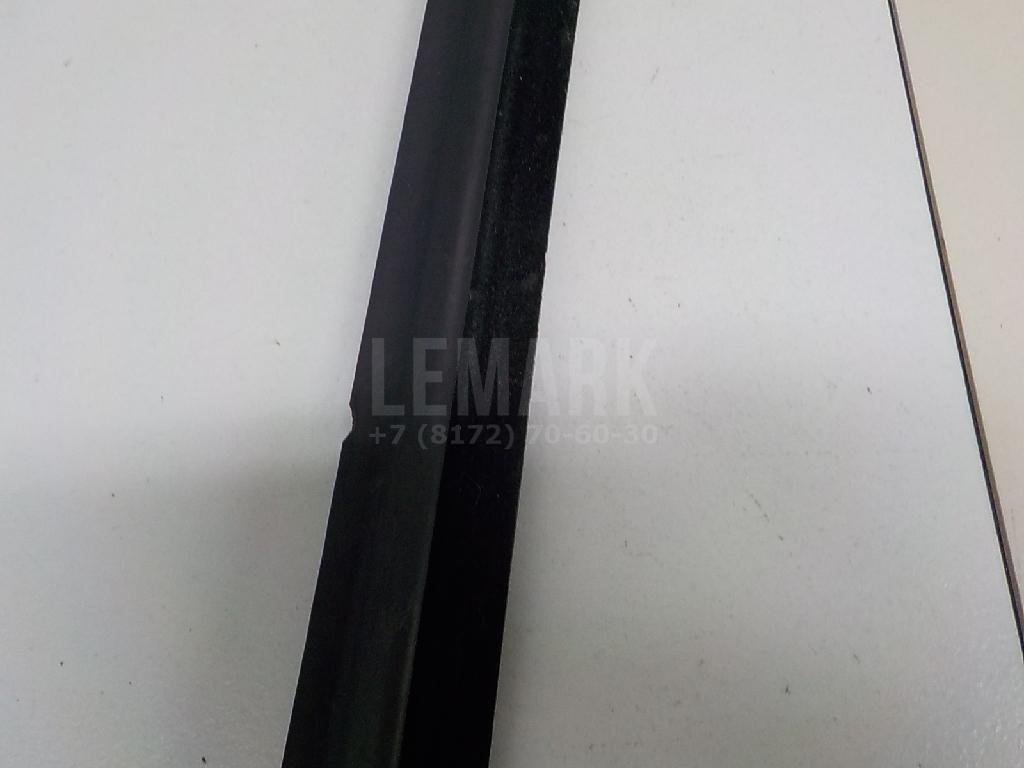 Уплотнитель стекла двери для  Audi A1 (8X) 2010-2018