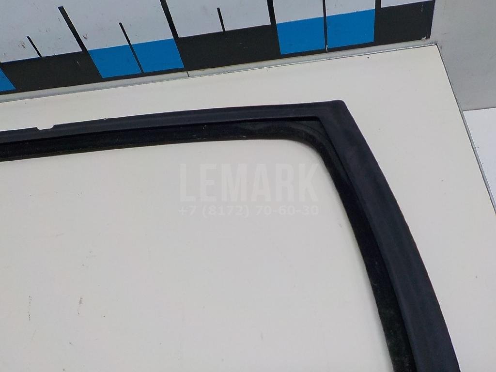 Уплотнитель стекла двери для  Audi A1 (8X) 2010-2018