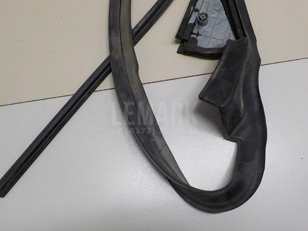 Уплотнитель стекла двери